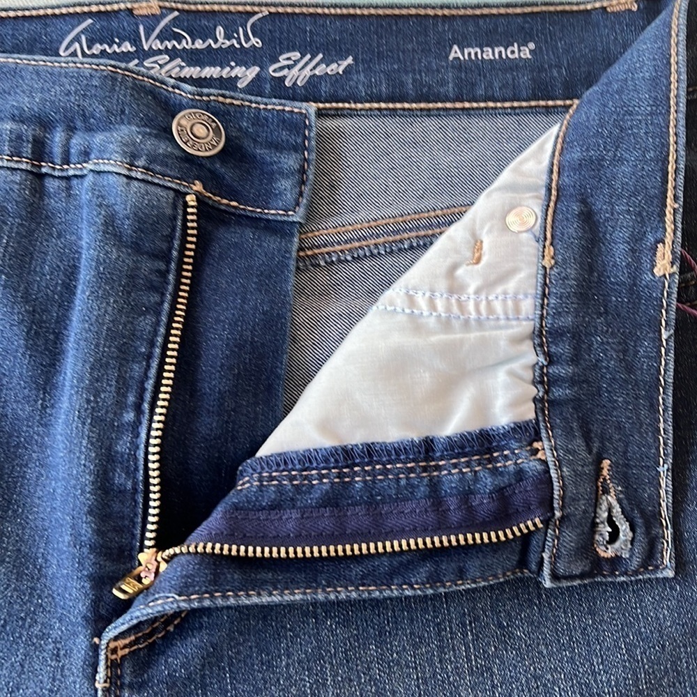 Gloria Vanderbilt Amanda Capri Jeans All Around Slimming Classic Rise Denim NWT - Picture 4 of 15